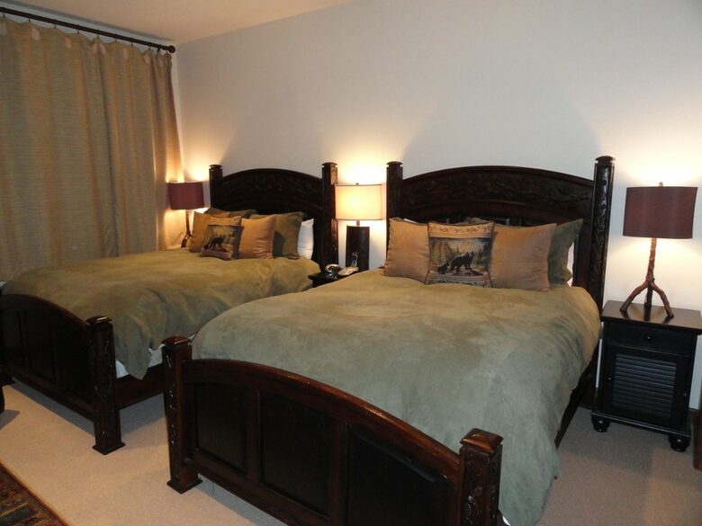 3rd bedroom 2 Queen beds and in-suite bathroom