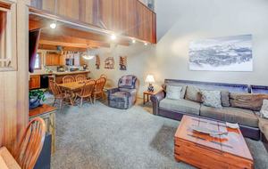 Winterset Mountain Escape- World Class Skiing and Fishing - Mammoth Lakes, California
