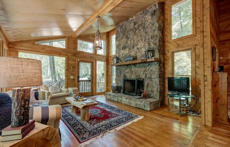 Creek Front Mountain Retreat - Hayesville, North Carolina