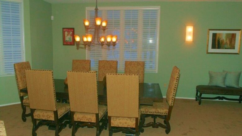 Formal dining room