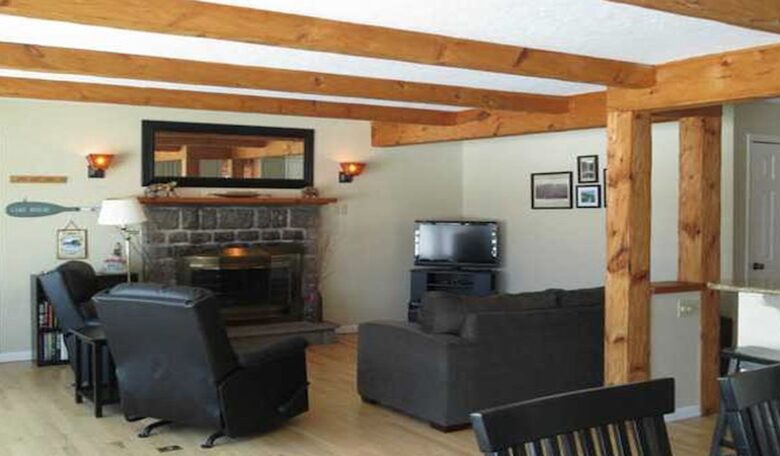 Candlewood Lakefront Home - Danbury, Connecticut