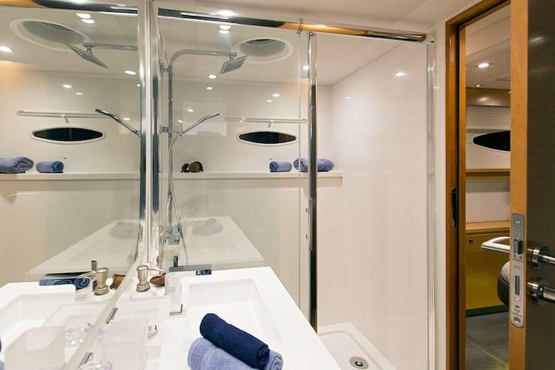 All-Inclusive 7-night TradeWinds AQUA Experience in British Virgin Islands on TW70 Catamaran with Crew - Tortola, Virgin Islands, British