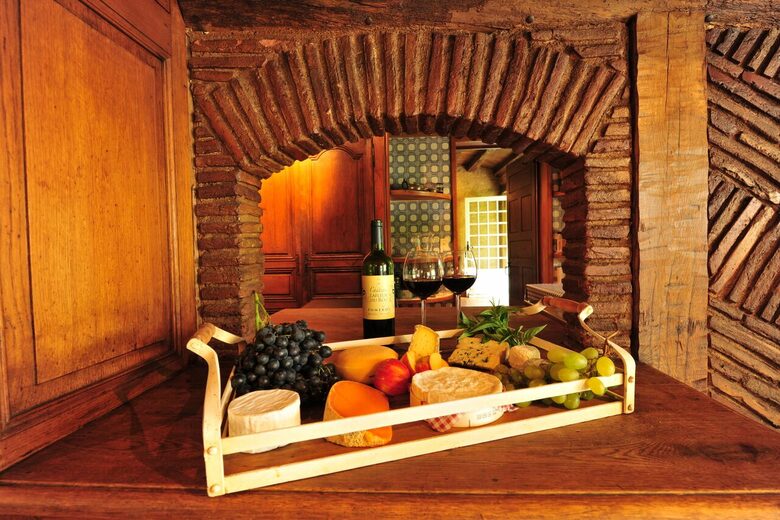 All-Inclusive 5-night TradeWinds TERRA Experience at Chateau Alizes - Sourzac, France