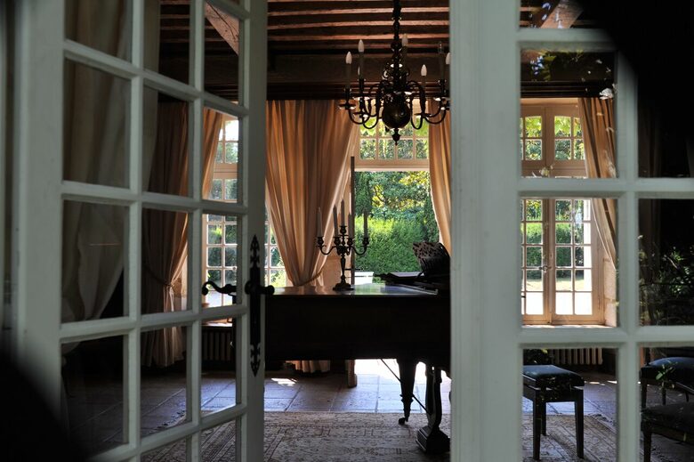 All-Inclusive 5-night TradeWinds TERRA Experience at Chateau Alizes - Sourzac, France