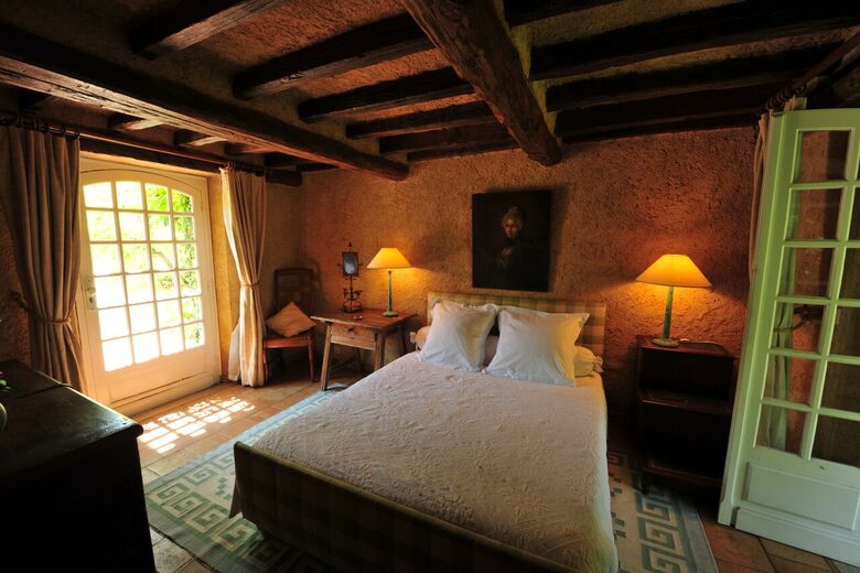 All-Inclusive 5-night TradeWinds TERRA Experience at Chateau Alizes - Sourzac, France