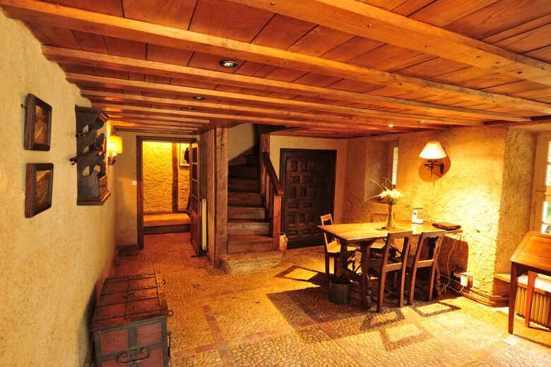 All-Inclusive 5-night TradeWinds TERRA Experience at Chateau Alizes - Sourzac, France