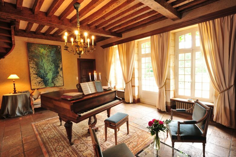 All-Inclusive 5-night TradeWinds TERRA Experience at Chateau Alizes - Sourzac, France