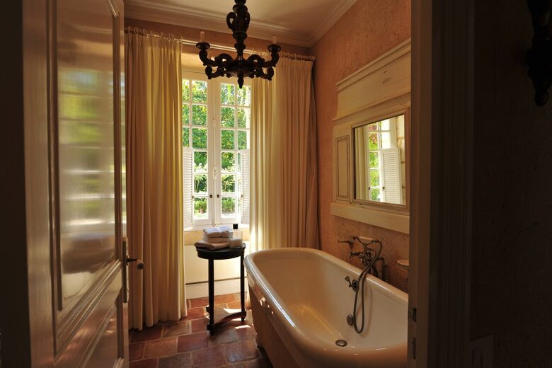 All-Inclusive 5-night TradeWinds TERRA Experience at Chateau Alizes - Sourzac, France