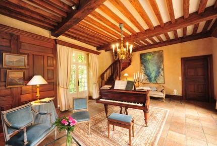 All-Inclusive 5-night TradeWinds TERRA Experience at Chateau Alizes - Sourzac, France