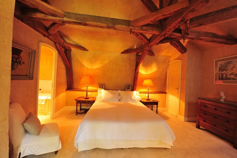All-Inclusive 5-night TradeWinds TERRA Experience at Chateau Alizes - Sourzac, France