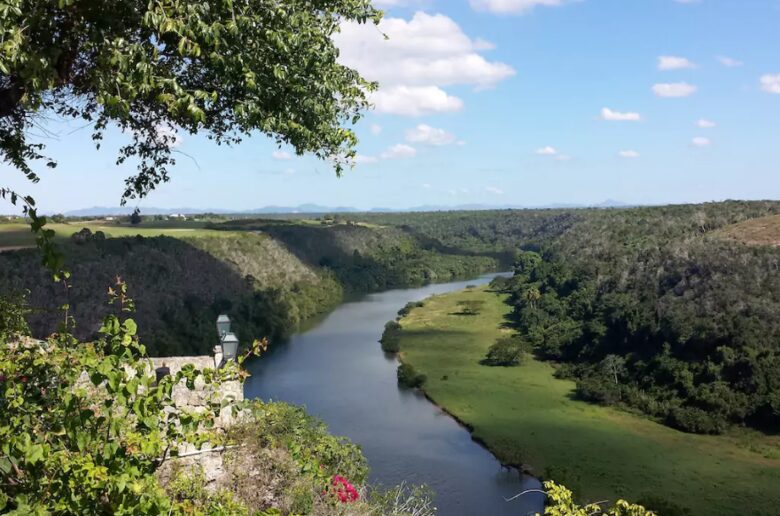 Tres Palmas Villa with gorgeous golf, lake & ocean horizon views - Casa de Campo, Dominican Republic