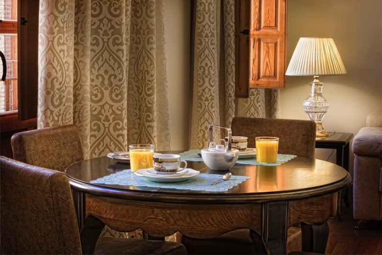 Toledo Palace Suite Apartment - Toledo, Spain