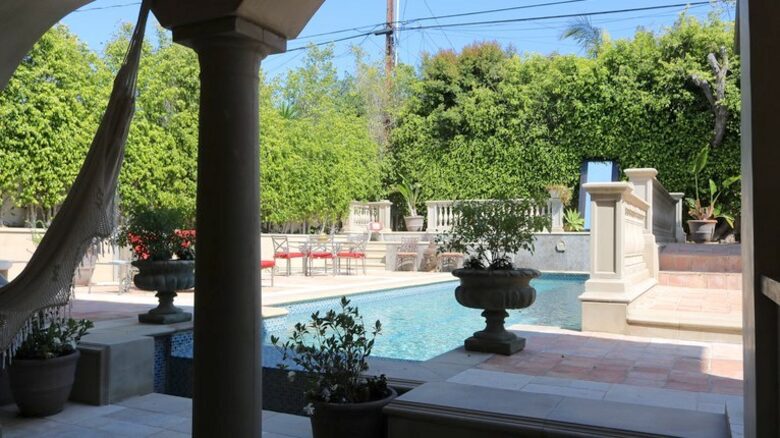 Little French Chateau in Santa Monica - Santa Monica, California
