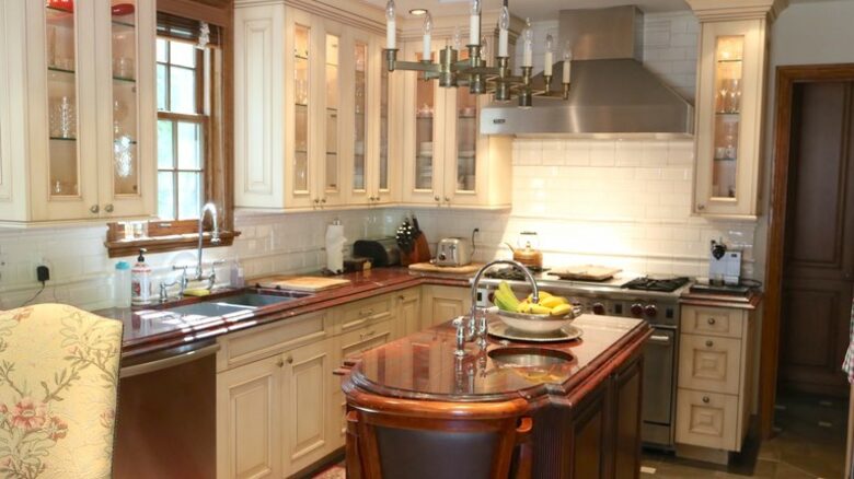 Little French Chateau in Santa Monica - Santa Monica, California