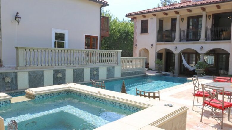 Little French Chateau in Santa Monica - Santa Monica, California