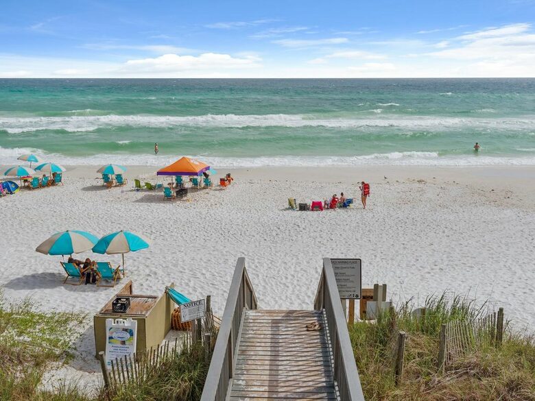 Equity Residences, Beach House w/ Private Pool, Near Shops & Dining - Seacrest, Florida