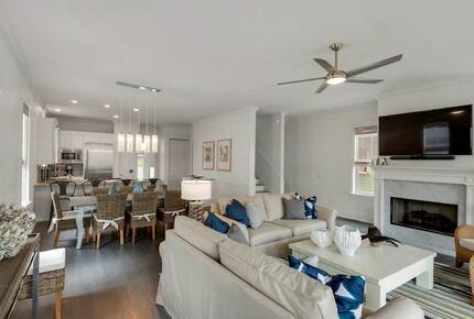 Equity Residences, Beach House w/ Private Pool, Near Shops & Dining - Seacrest, Florida