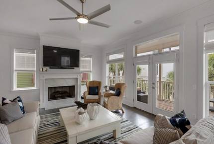 Equity Residences, Beach House w/ Private Pool, Near Shops & Dining - Seacrest, Florida