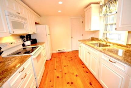 Honeysuckle Cottage - 4 Bedrooms plus 2 Lofts - Just Blocks to Center of Town! - Nantucket, Massachusetts