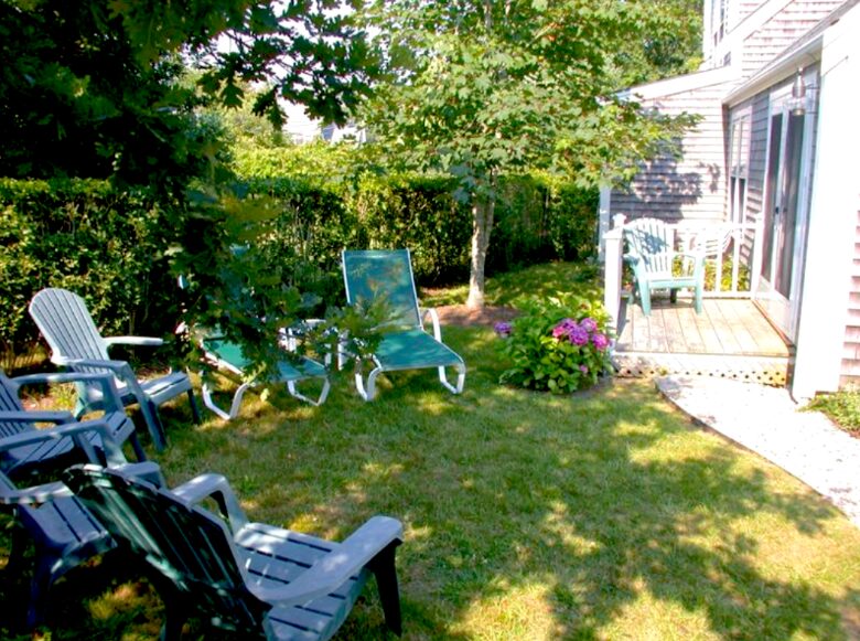 Honeysuckle Cottage - 4 Bedrooms plus 2 Lofts - Just Blocks to Center of Town! - Nantucket, Massachusetts