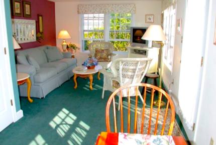 Honeysuckle Cottage - 4 Bedrooms plus 2 Lofts - Just Blocks to Center of Town! - Nantucket, Massachusetts
