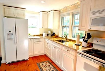 Honeysuckle Cottage - 4 Bedrooms plus 2 Lofts - Just Blocks to Center of Town! - Nantucket, Massachusetts