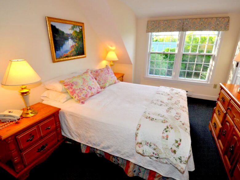 Honeysuckle Cottage - 4 Bedrooms plus 2 Lofts - Just Blocks to Center of Town! - Nantucket, Massachusetts