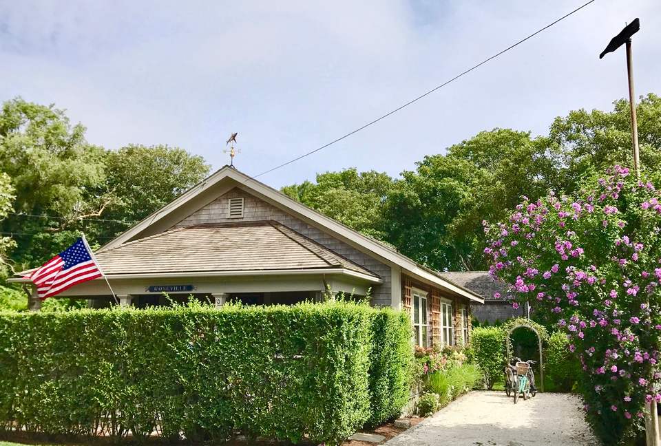 Stunning Nantucket Town Modern Bungalow - Nantucket, Massachusetts