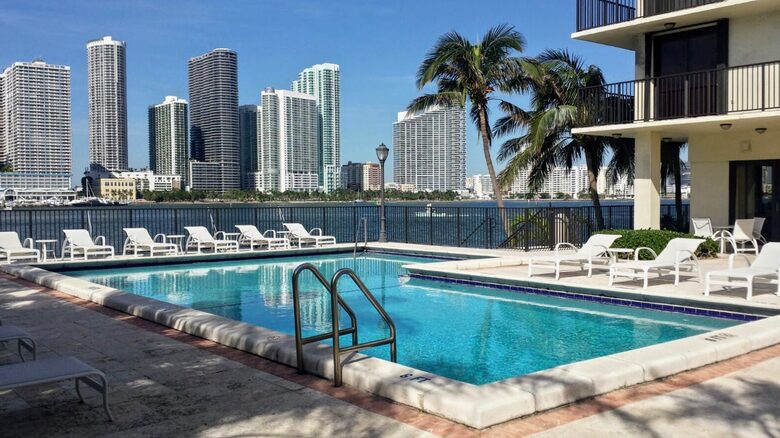 Venetian Isle - Miami Beach, Florida