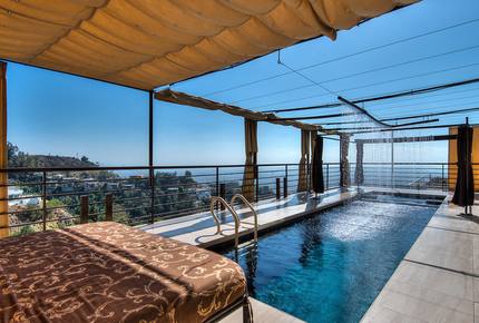 Hollywood Hills Art House - Los Angeles, California
