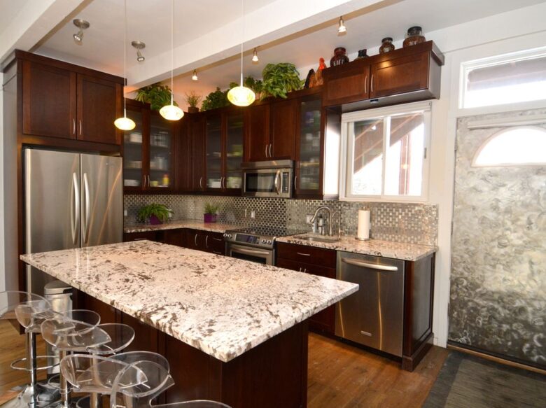 Kitchen with island