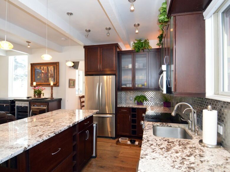 Kitchen with island