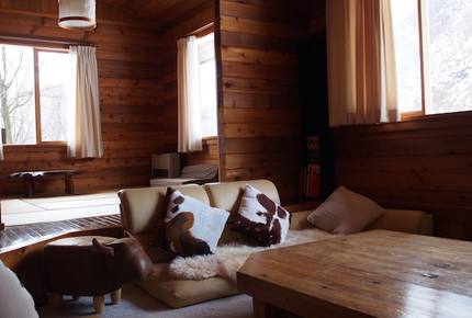 Woodpecker Chalet - Hakuba Village, Japan
