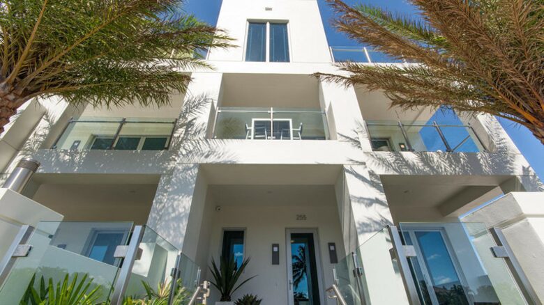 SkY263 - 4 Bedroom Townhouse - Lauderdale by the Sea, Florida