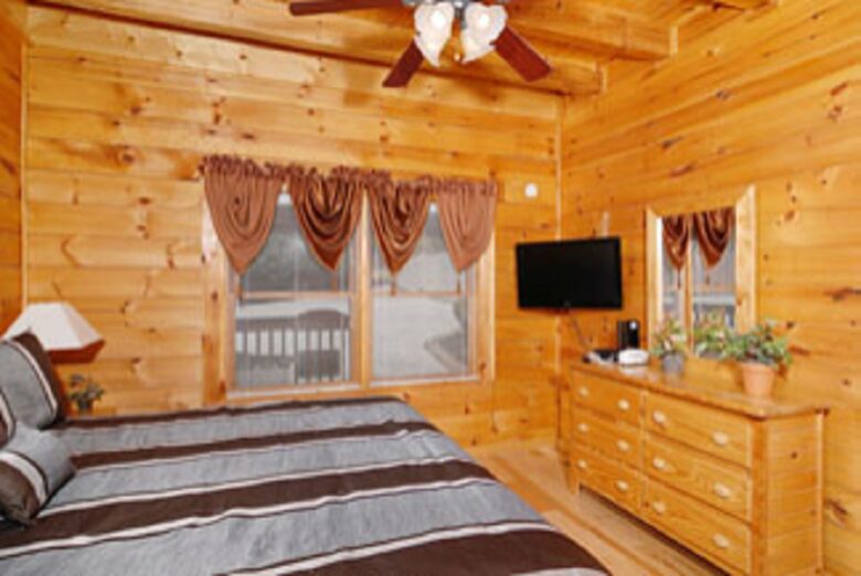 Angels Crest Arrowhead Log Cabin Resort - Pigeon Forge, Tennessee
