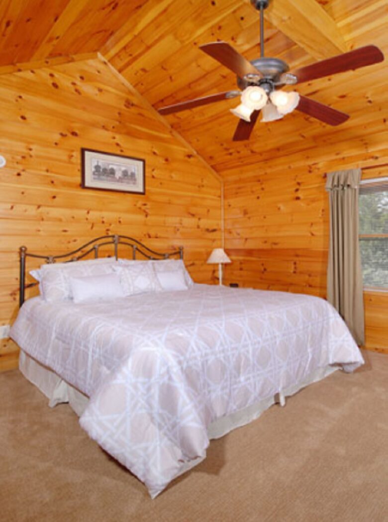 Angels Crest Arrowhead Log Cabin Resort - Pigeon Forge, Tennessee