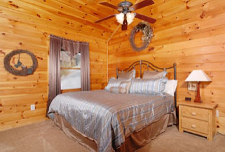 Angels Crest Arrowhead Log Cabin Resort - Pigeon Forge, Tennessee