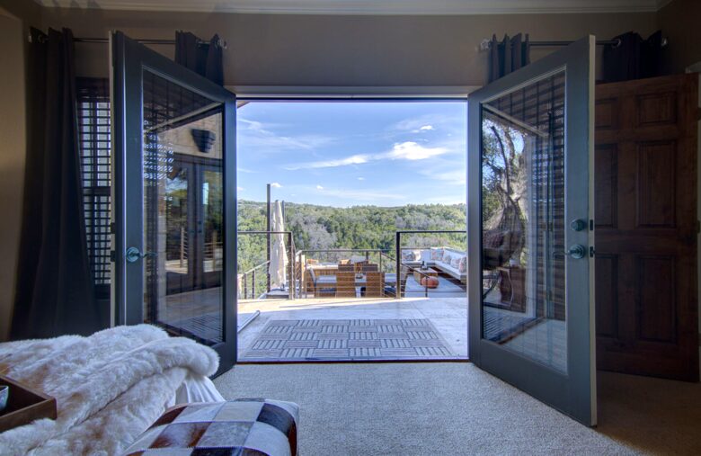 Firesong Ranch and Glamping - The Casita and Ndotto - Spicewood, Texas