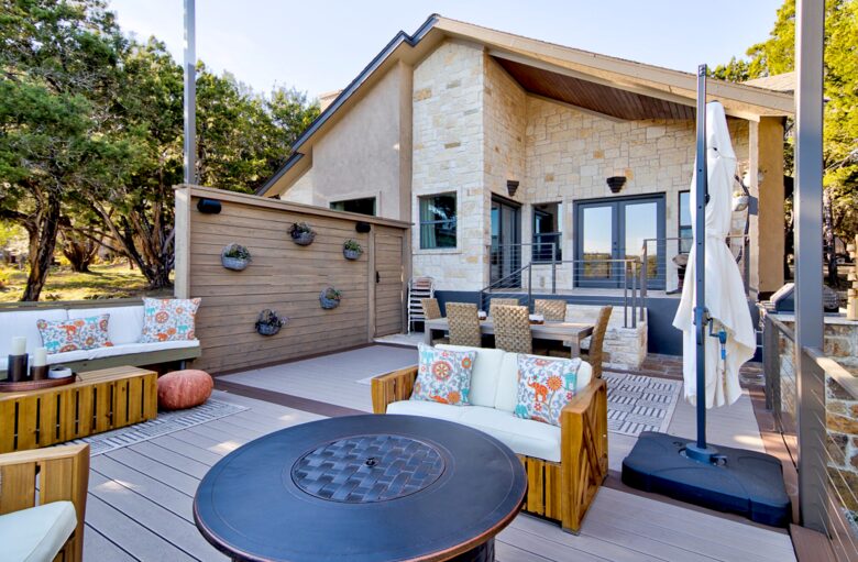 Firesong Ranch and Glamping - The Casita and Ndotto - Spicewood, Texas