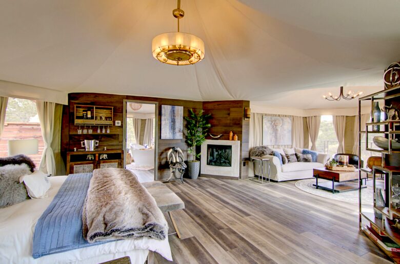 Firesong Ranch and Glamping - The Casita and Ndotto - Spicewood, Texas