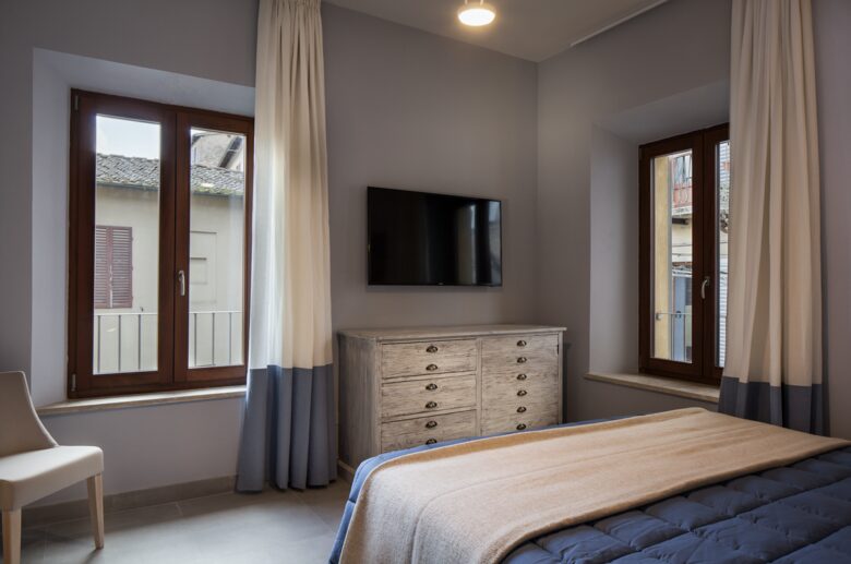 Equity Residences, Penthouse in Siena's Heart with Elevator & Parking! - Siena, Italy