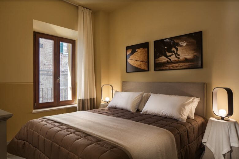 Equity Residences, Penthouse in Siena's Heart with Elevator & Parking! - Siena, Italy