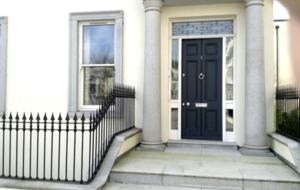 Charming Edward Square Townhome - Ballsbridge, Ireland