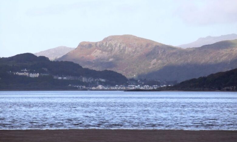 Historic Welsh Coastal Flat: Spacious 4-Bedroom Residence - Portmeirion, United Kingdom