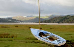 Historic Welsh Coastal Flat: Spacious 4-Bedroom Residence - Portmeirion, United Kingdom