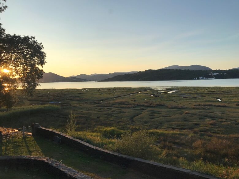 Historic Welsh Coastal Flat: Spacious 4-Bedroom Residence - Portmeirion, United Kingdom