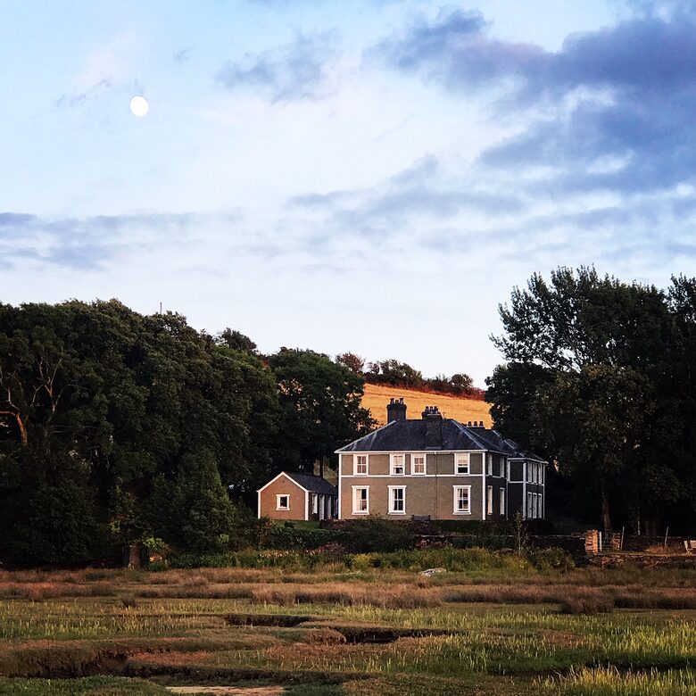 Historic Welsh Coastal Flat: Spacious 4-Bedroom Residence - Portmeirion, United Kingdom