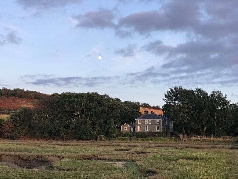 Historic Welsh Coastal Flat: Spacious 4-Bedroom Residence - Portmeirion, United Kingdom