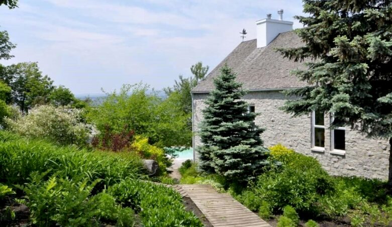 Ile d'Orléans Mansion (near Old Quebec City) - Ste-Pétronille, Canada