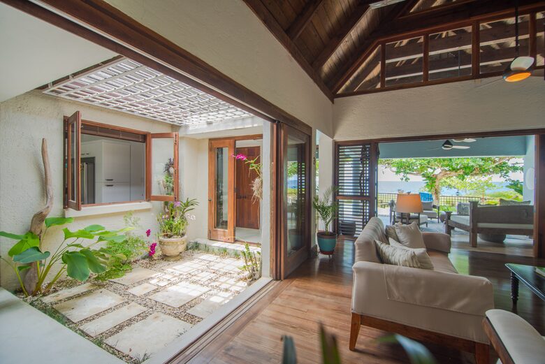 Ocean Front Caribbean Sea Villa - Brown Shuggah (Ocho Rios) - Llandovery Estate, Jamaica